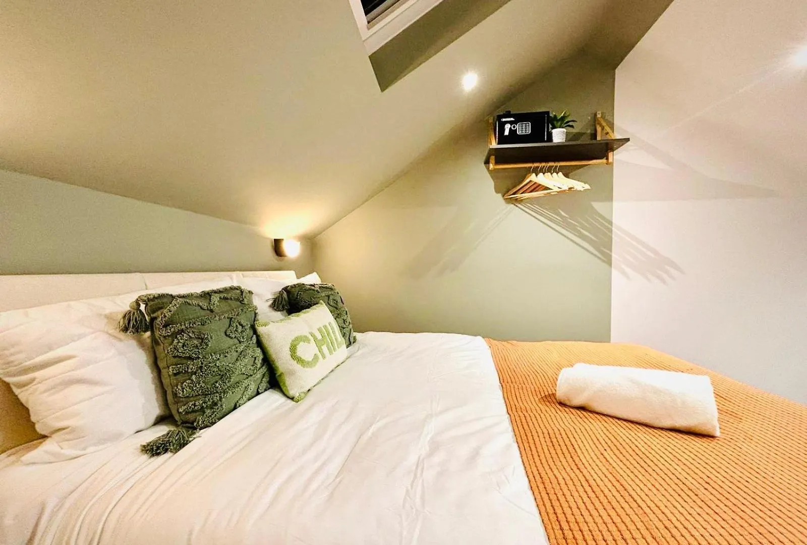 Guest house London Luxury Mezzanine Studio Flats Next Hackney Central United Kingdom